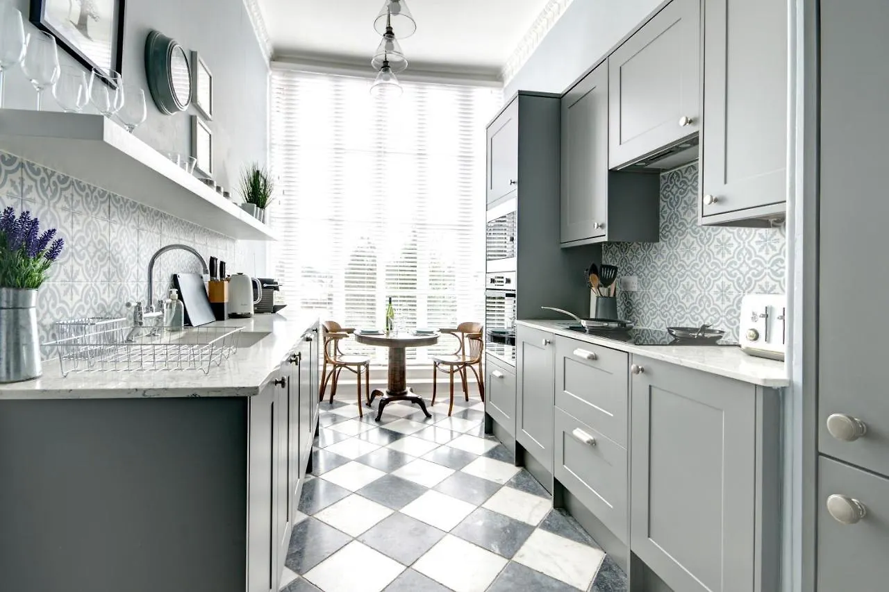 16 Lansdown Flat 3 - By Luxury Apartments Челтенхам Великобритания