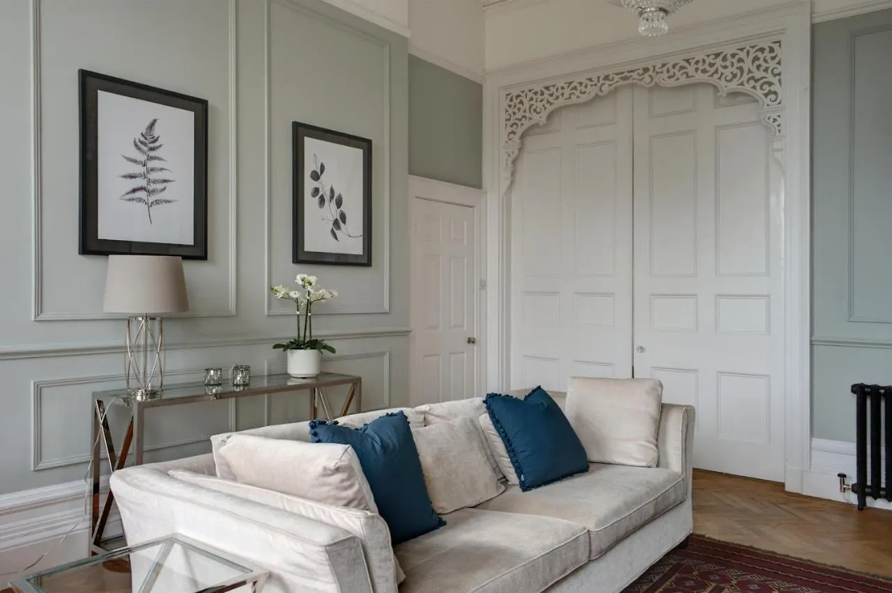 16 Lansdown Flat 3 - By Luxury Apartments Челтенхам 0*,  Великобритания